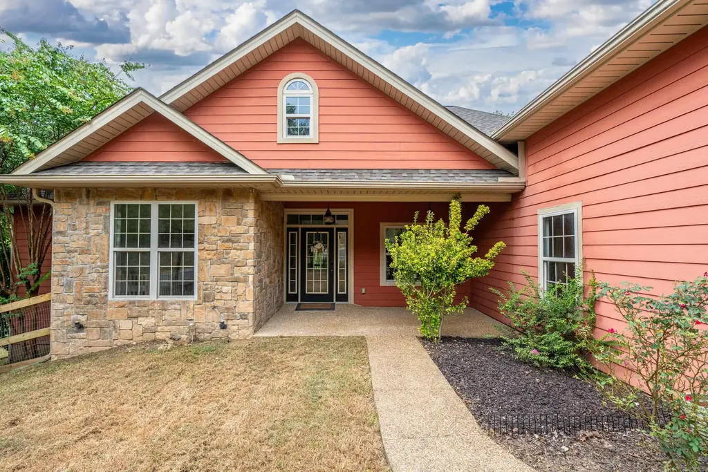 137 Enchanted Cove, Hot Springs