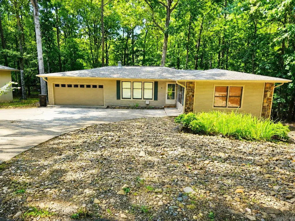 16 Pego Circle, Hot Springs