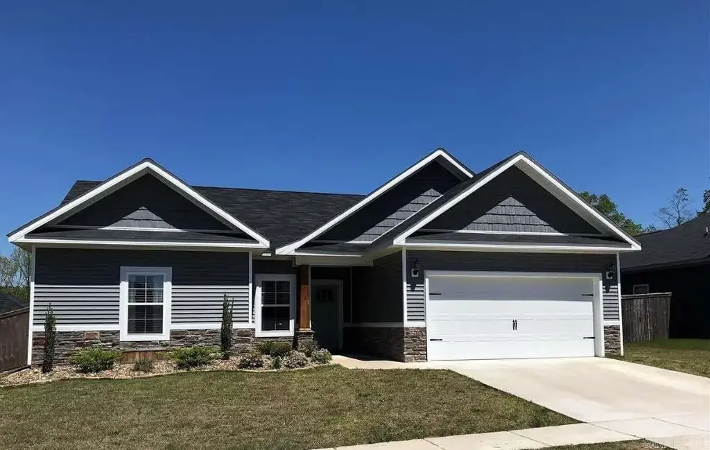 412 Carriage Drive, Benton