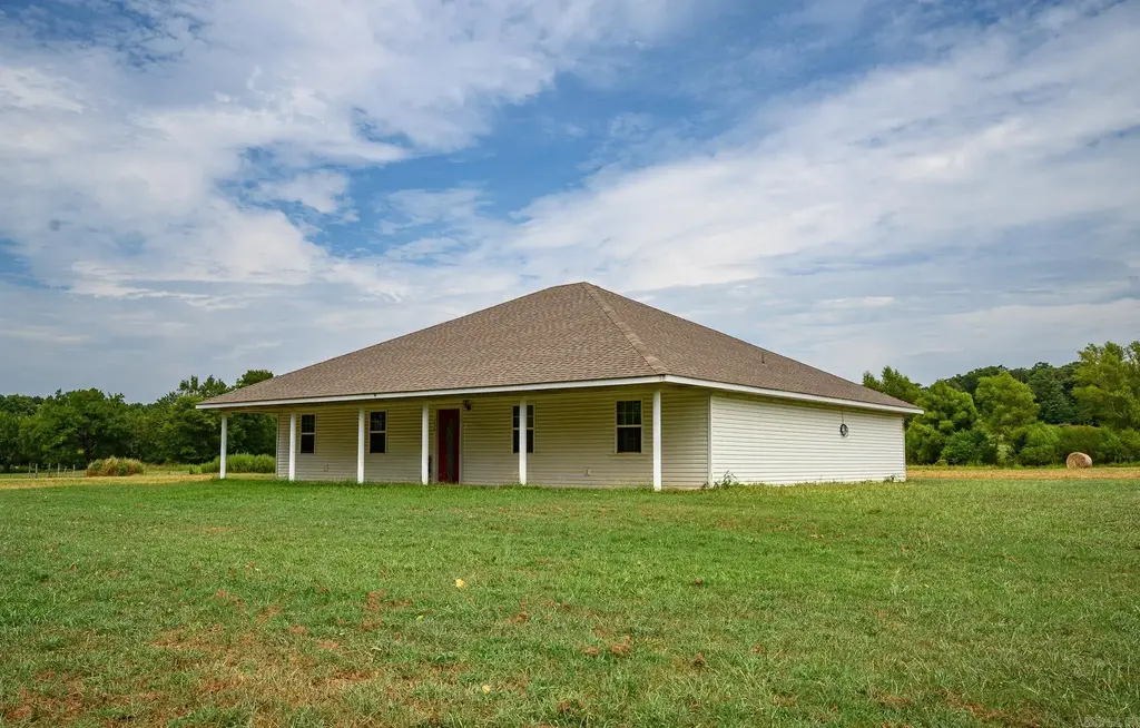 156 Frontier Ln., Mena