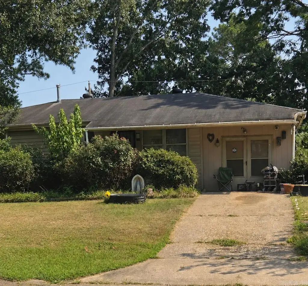 7007 Knollwood Road, Little Rock