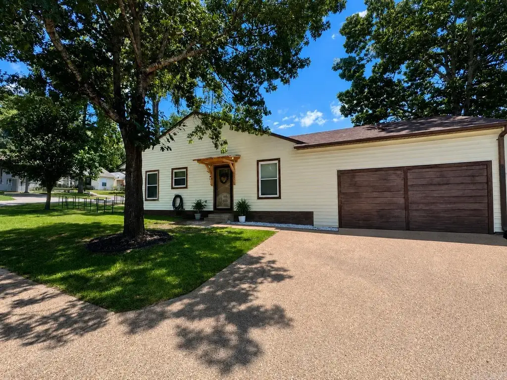 152 Chelle Street, Hot Springs