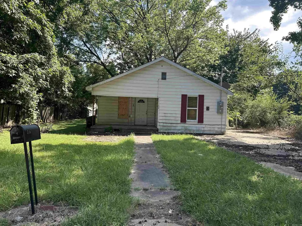 215 Spruce, Jonesboro
