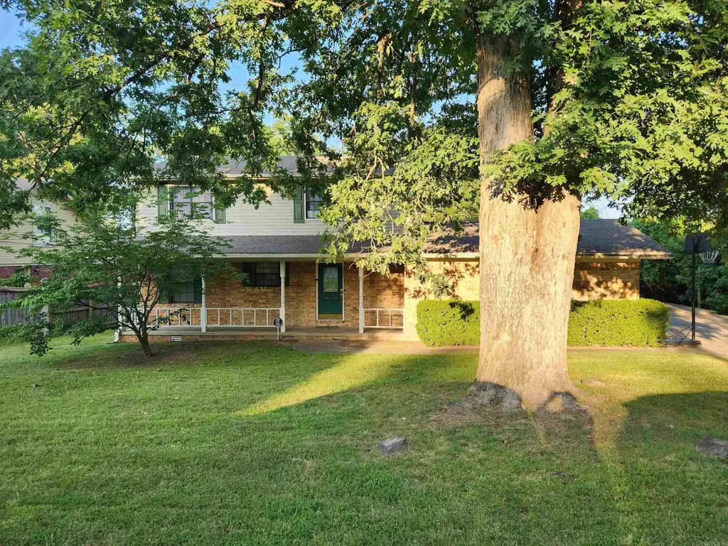 1025 S Claremont Avenue, Sherwood