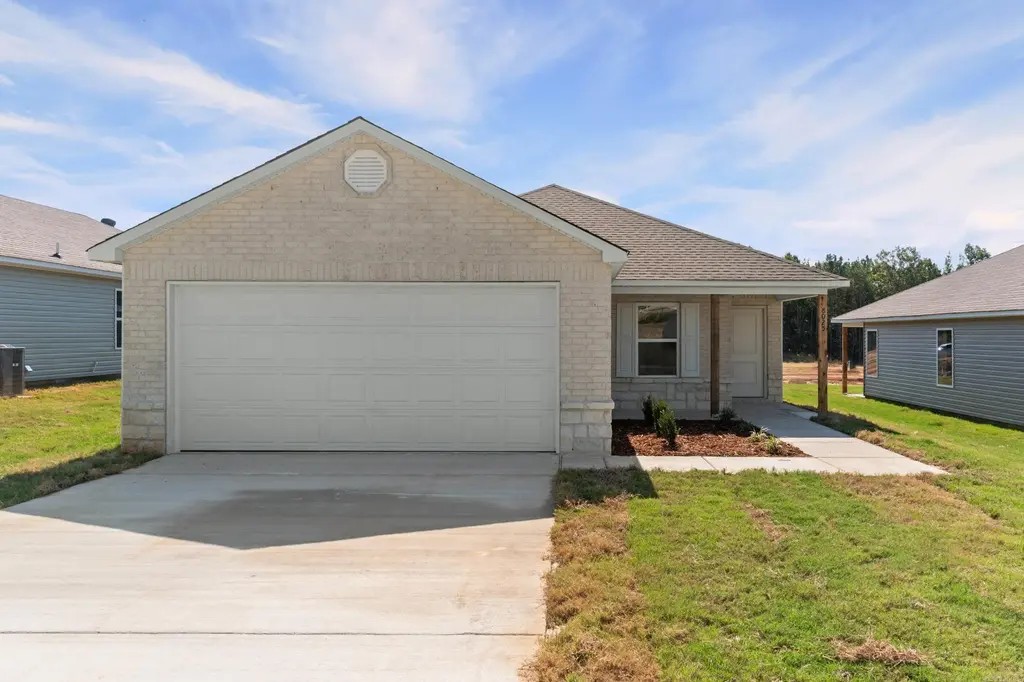 8025 Chesapeake Trail, Bauxite