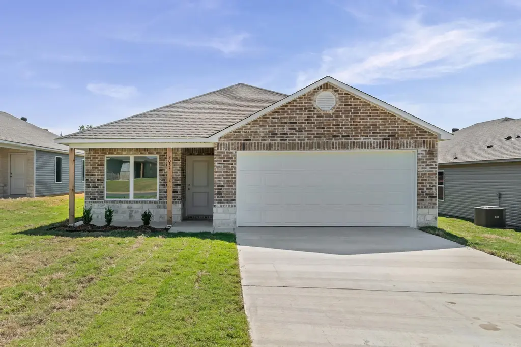 8033 Chesapeake Trail, Bauxite