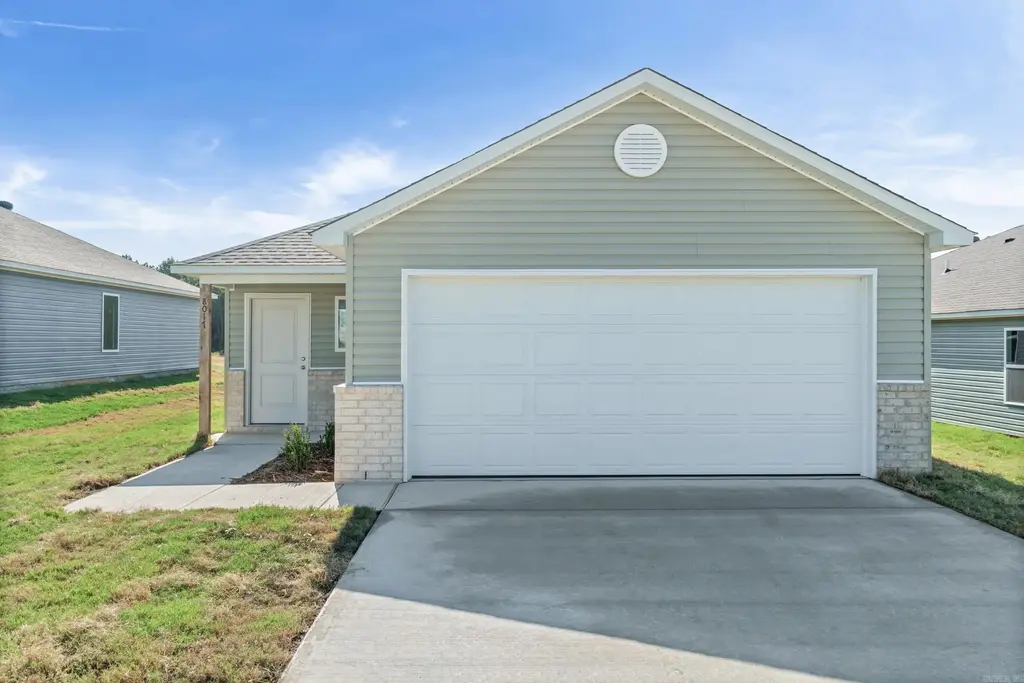 8017 Chesapeake Trail, Bauxite