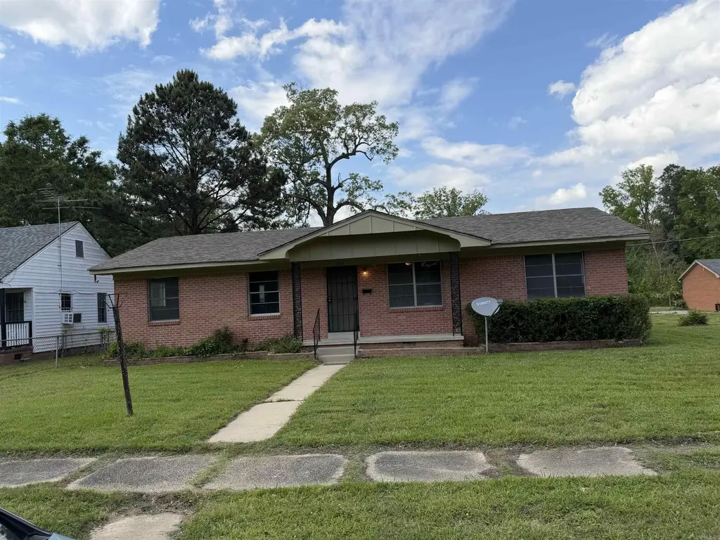 1903 W 25th, Pine Bluff