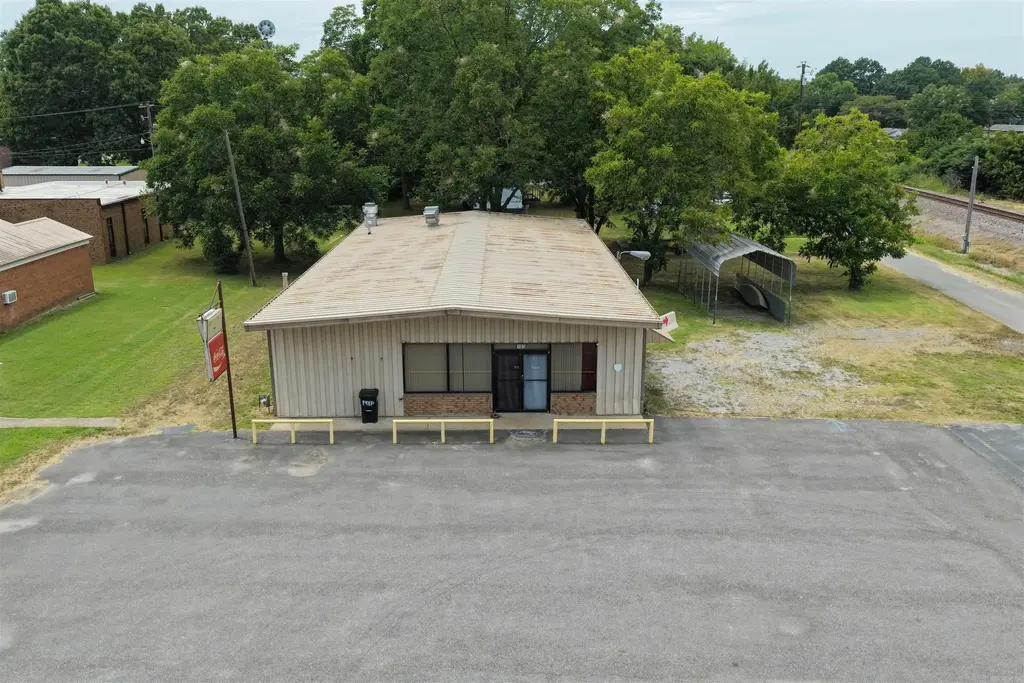 105 S Main St, Patterson