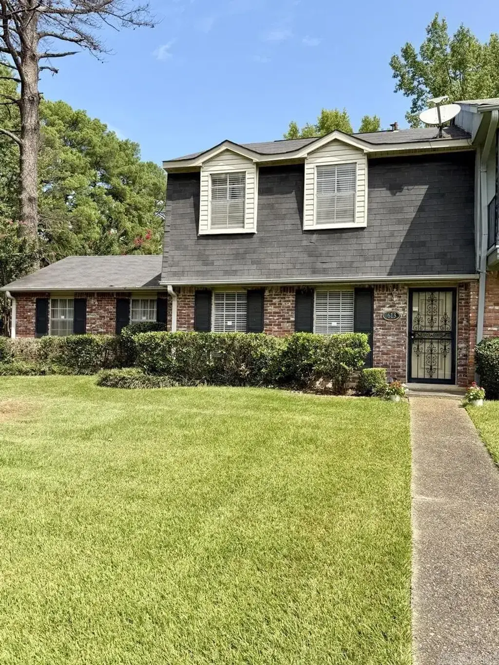 613 Greenbriar Drive, Pine Bluff