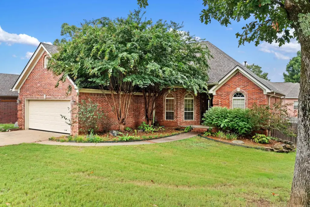 26 Ozark, Maumelle