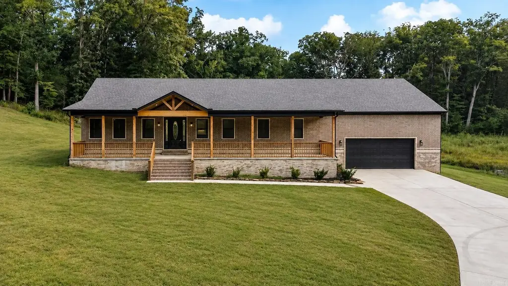 7000 Rolling Manor Drive, Benton