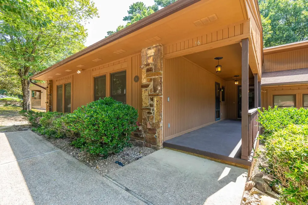 16 Reddina Lane, Hot Springs Village