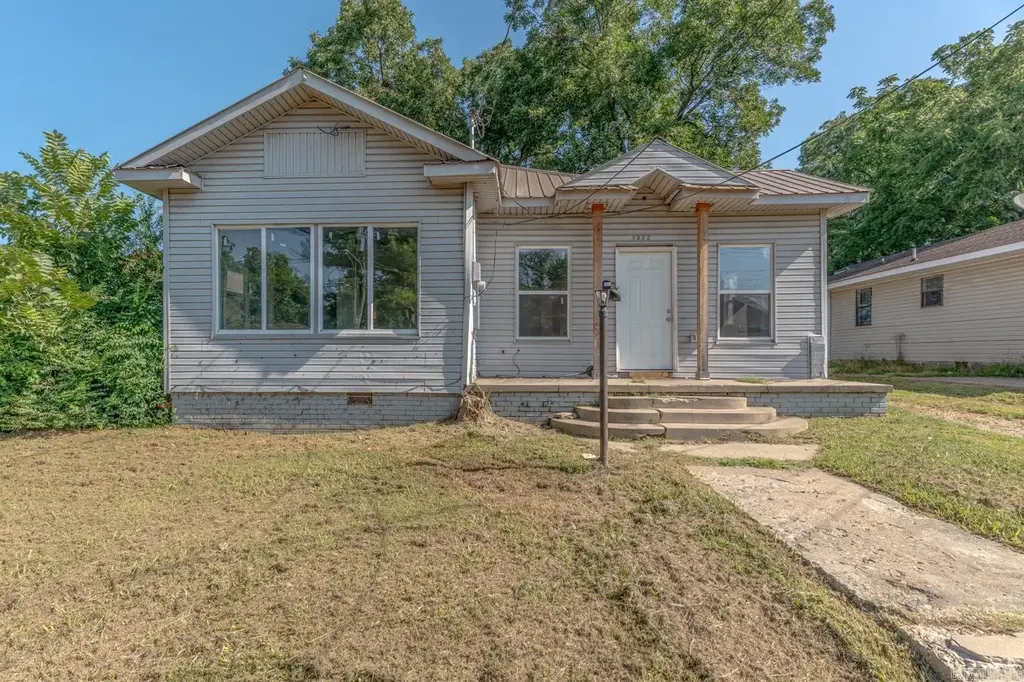 1322 W Huntington Ave, Jonesboro