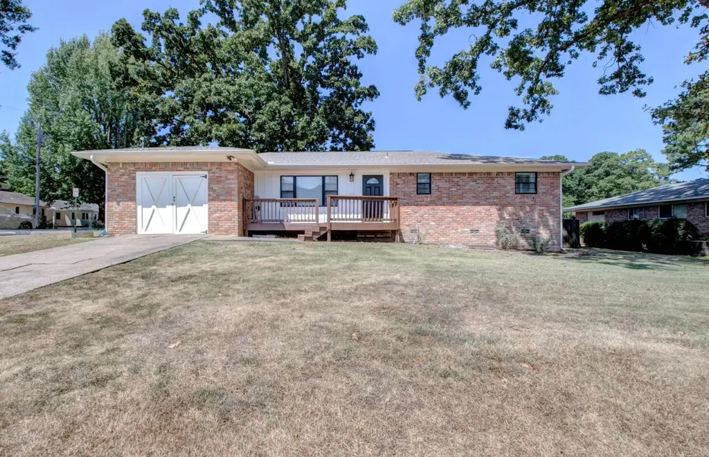 602 E Saline Circle, Benton