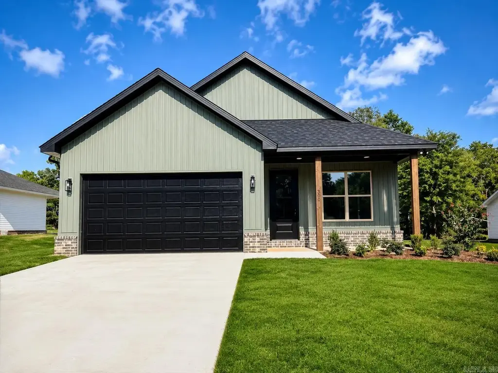 300 S Richards Street, Benton