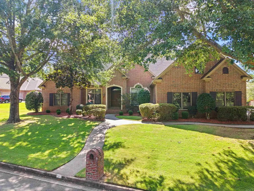 17 Maisons Drive, Little Rock