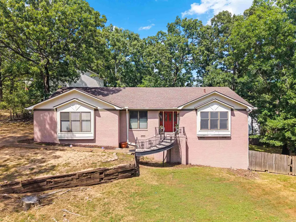 1 Dove Creek Circle, North Little Rock
