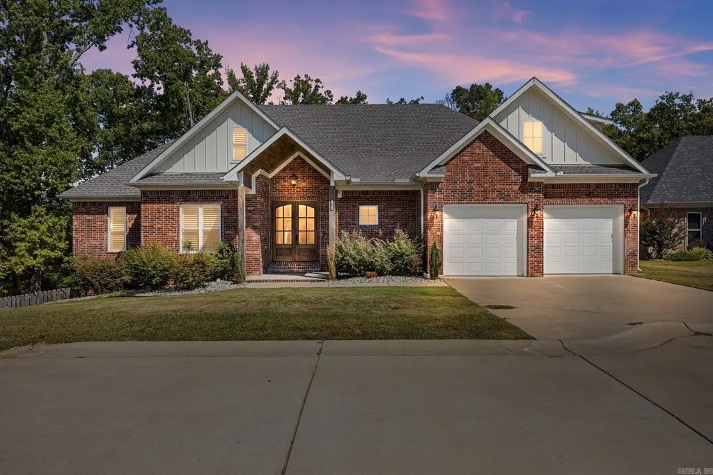 830 Grand Teton Drive, Benton