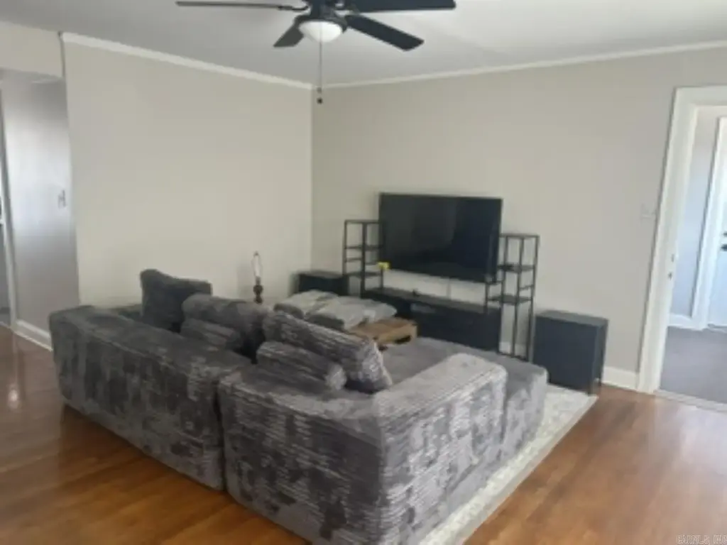 206 Dallas, Camden