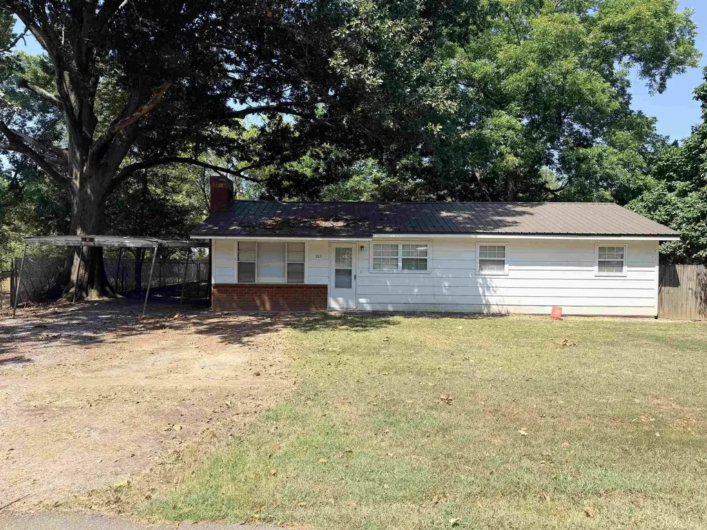 303 Choate Street, Tuckerman