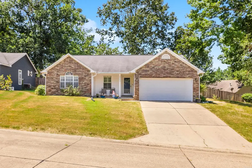 2402 Great Hill Road, Benton