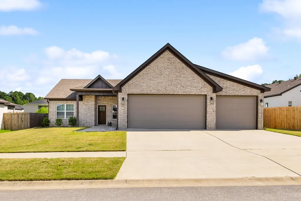 177 Lombard Heights, Bryant