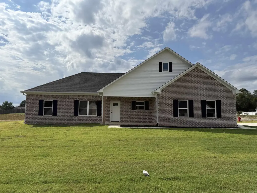 10 Odessa Davis Drive, Greenbrier