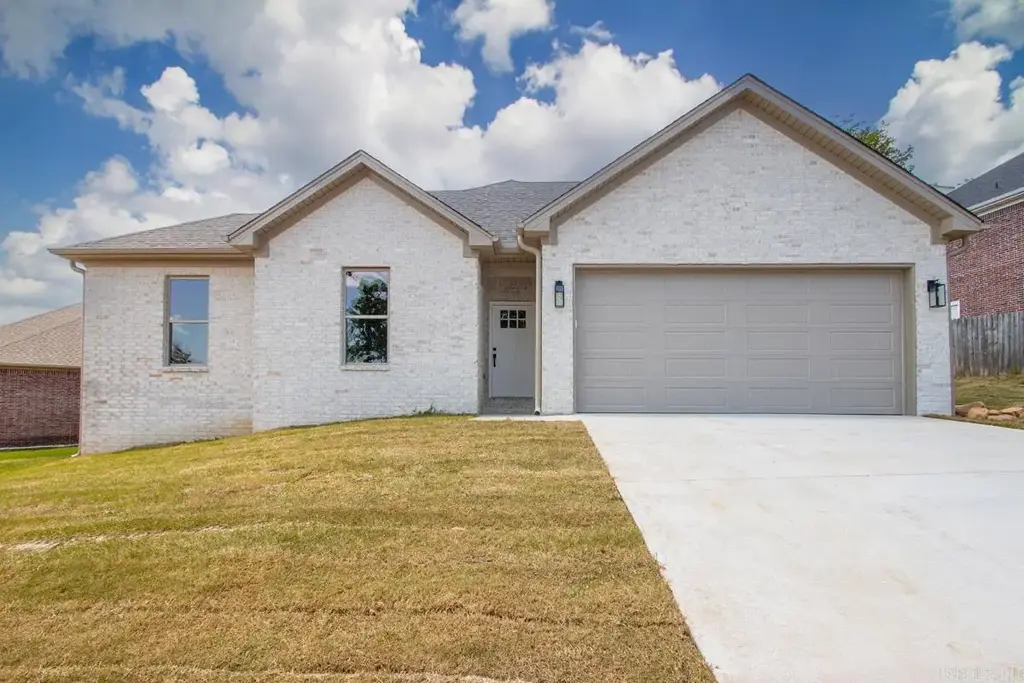 1816 Hidden Creek Drive, Sherwood