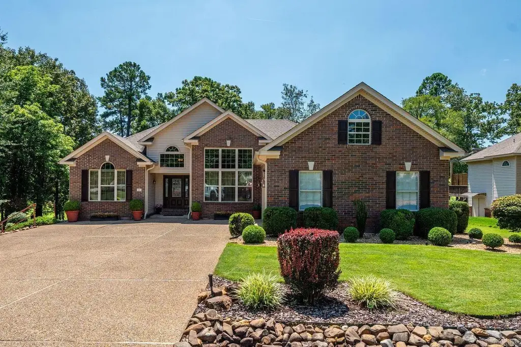 13 Fachado Drive, Hot Springs Village