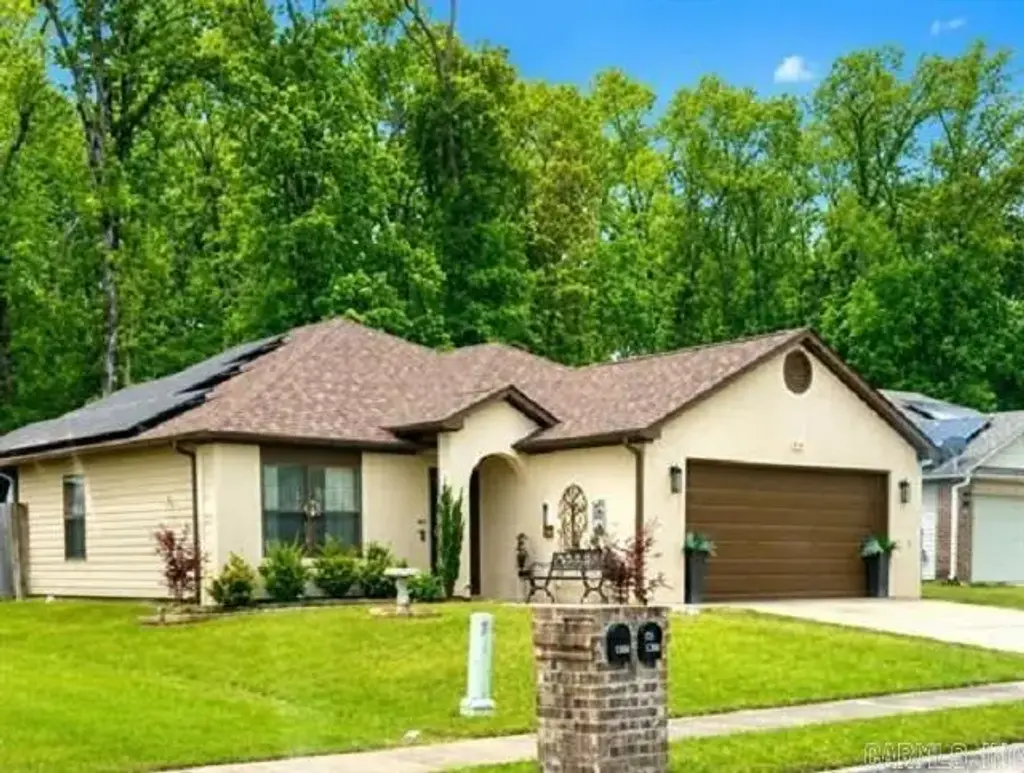 1306 Crossing Loop, Bryant