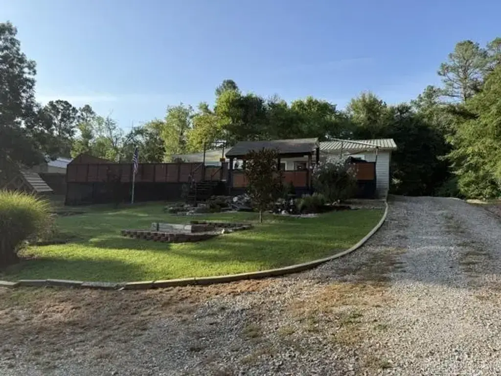 182 Tuff, Hot Springs