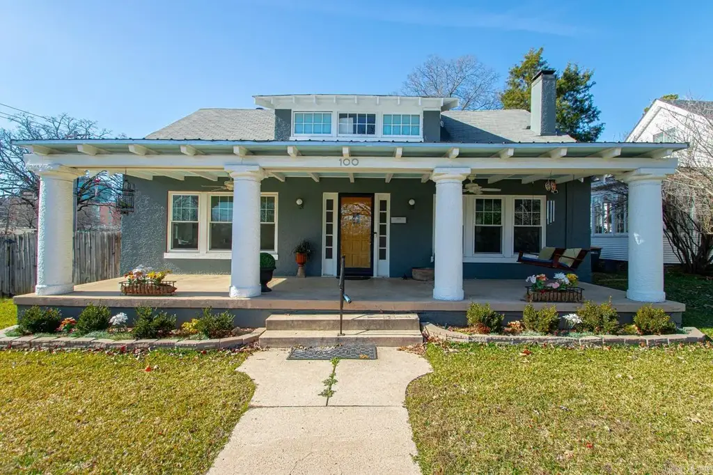 100 Colonial Court, Little Rock