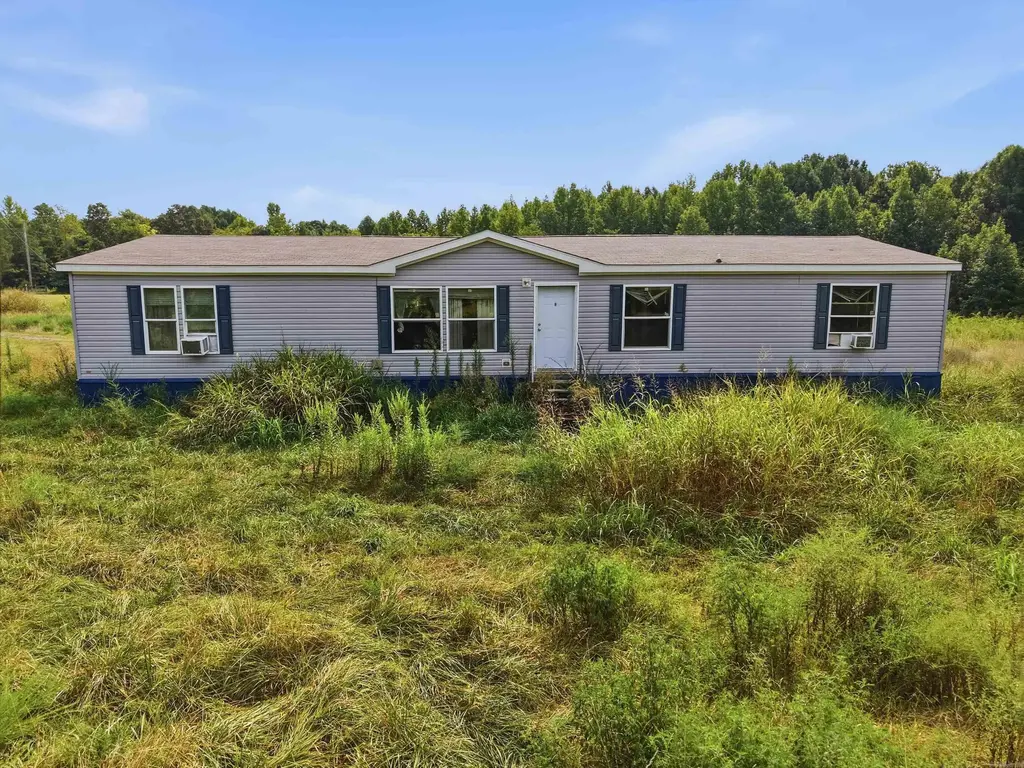 563 Daffodil Rd Road, Romance