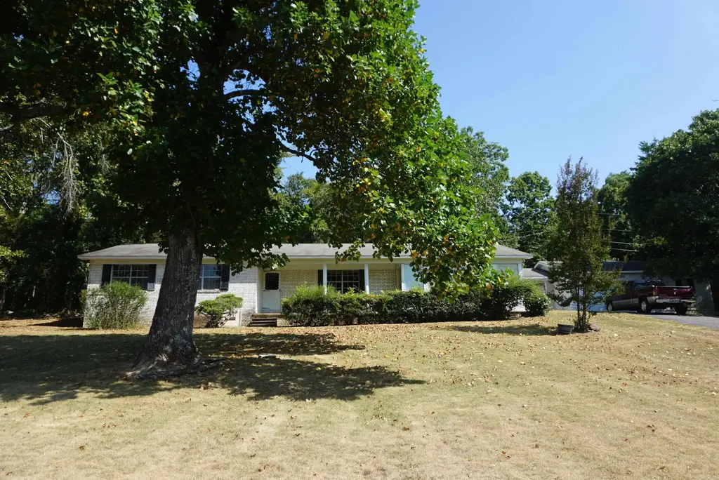 1310 Headlee Dr, Searcy