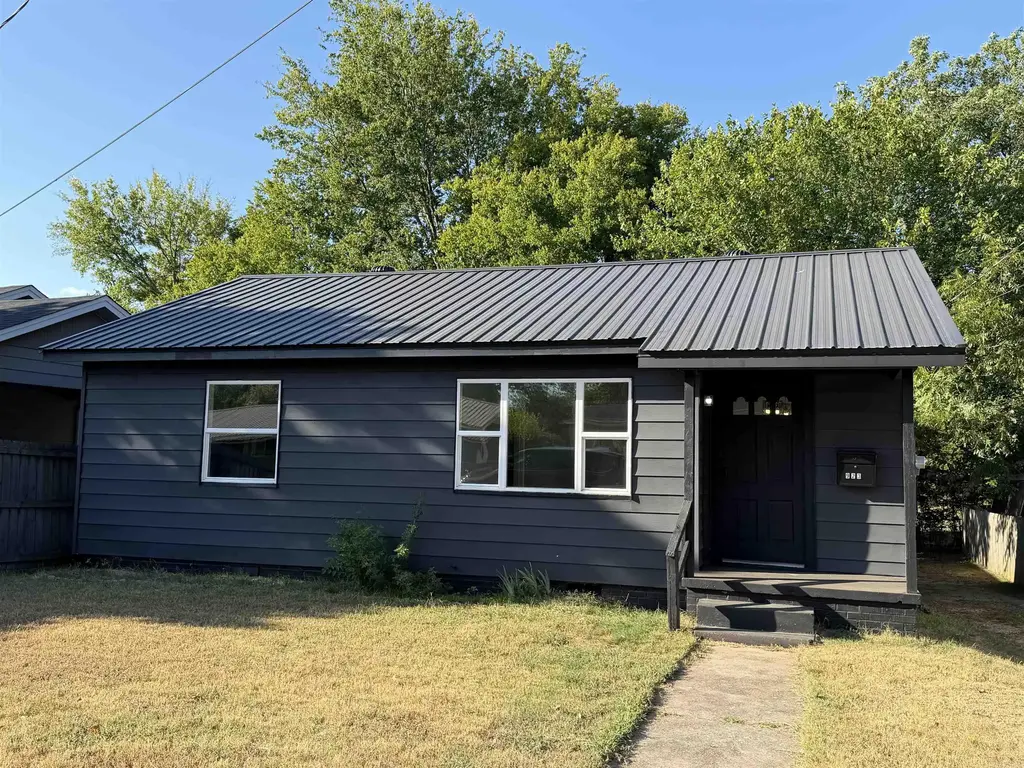 923 W Hazel Street, Benton