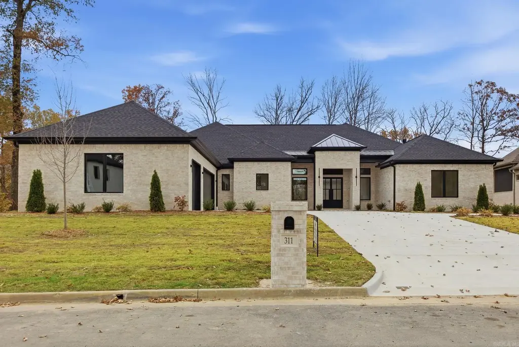 311 Devoe Bend Drive, Maumelle
