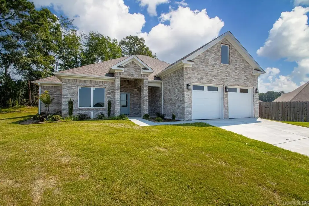 2116 Sable Oaks, Bryant
