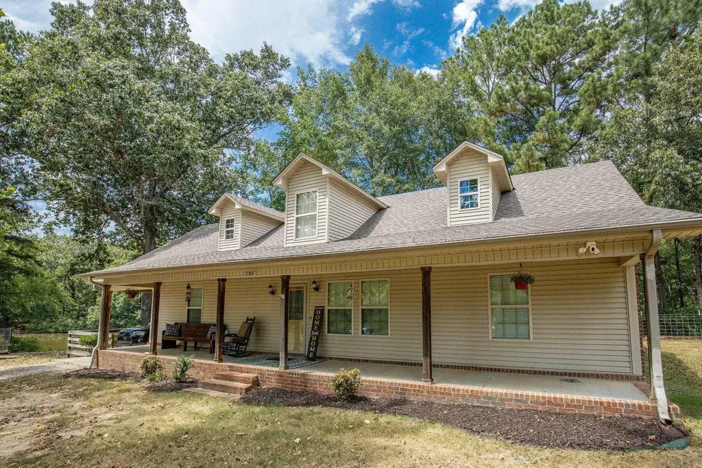 2301 Bennett, Benton