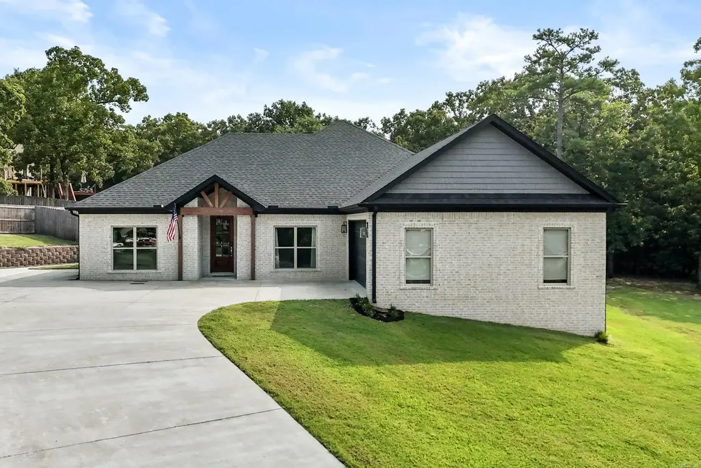 21 Turnberry Lane, Cabot