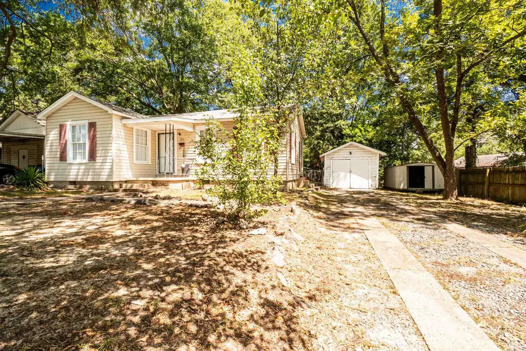 702 S Parkway Dr, El Dorado