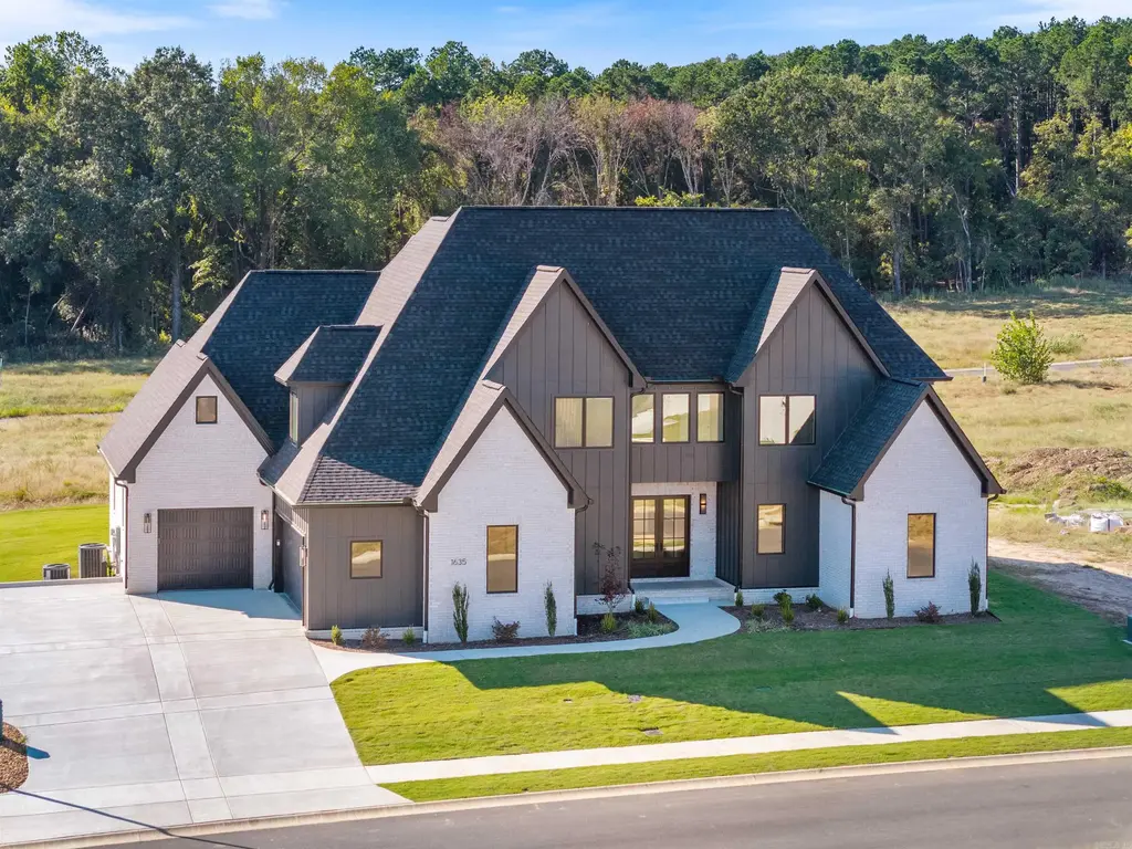 1635 Southwinds Dr, Conway