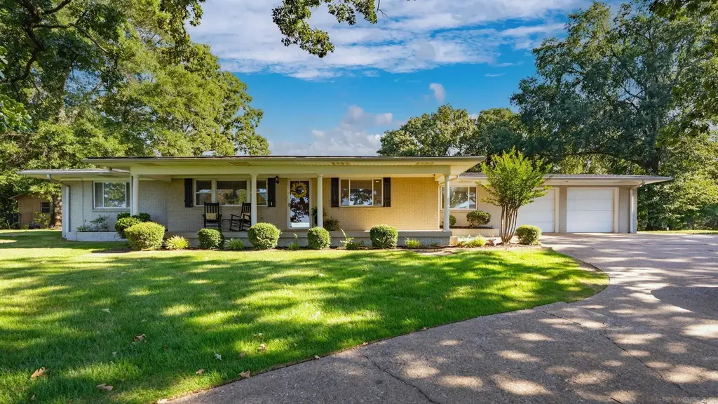 800 Grandview, Conway