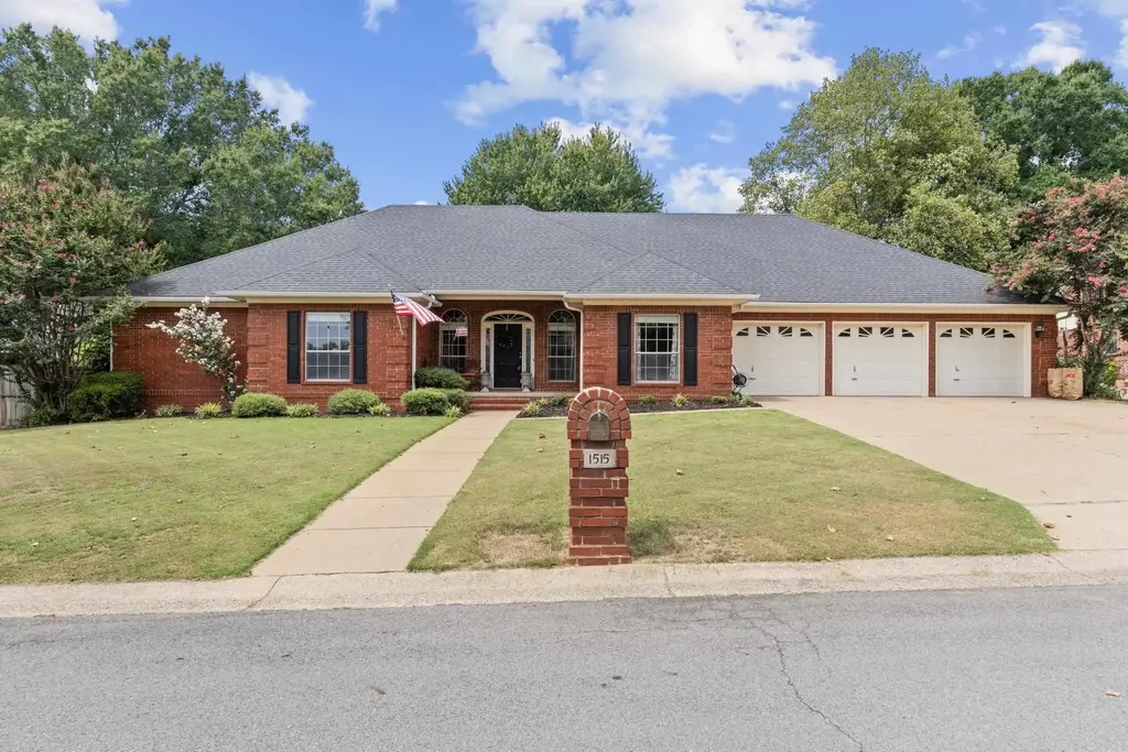 1515 John Ed, Conway