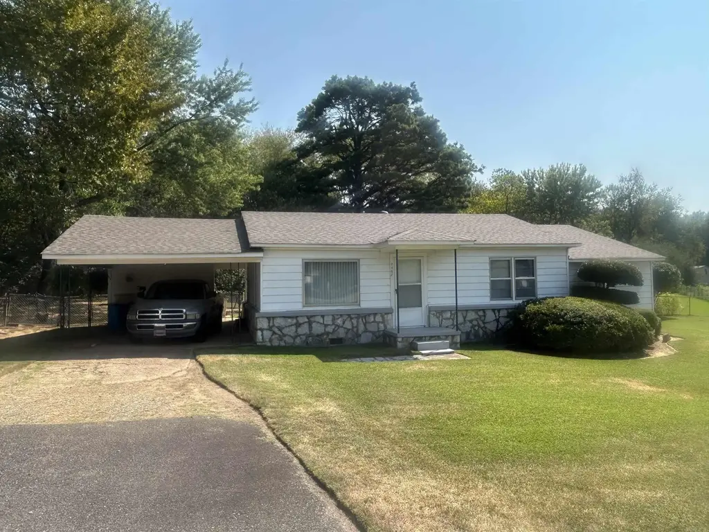 2062 N Hwy 16, Searcy