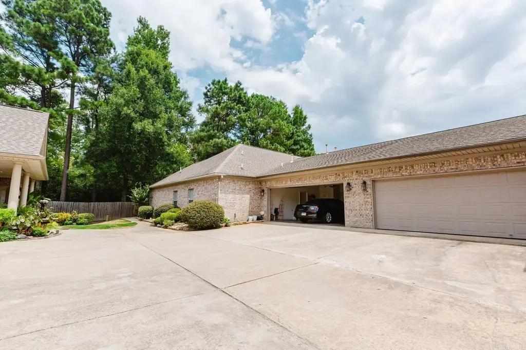 603 Stagecoach Vlg, Little Rock