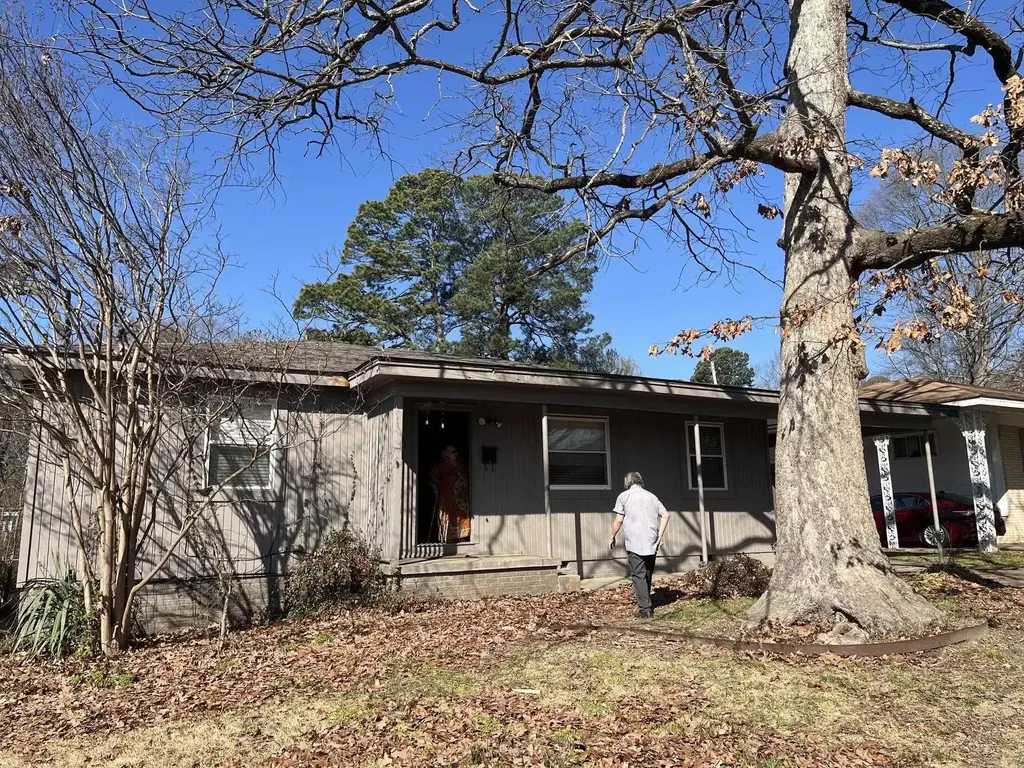 8 Centenary Drive, Little Rock