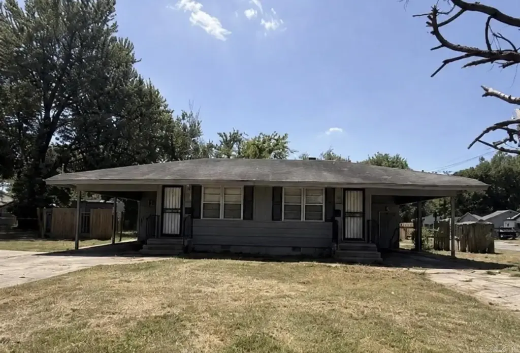 4700/4702 Lynch Drive, North Little Rock