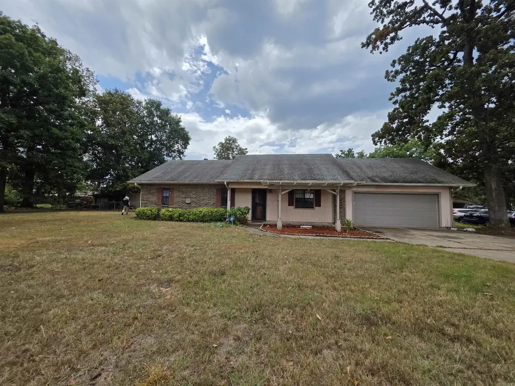 18305 Macarthur Drive, North Little Rock