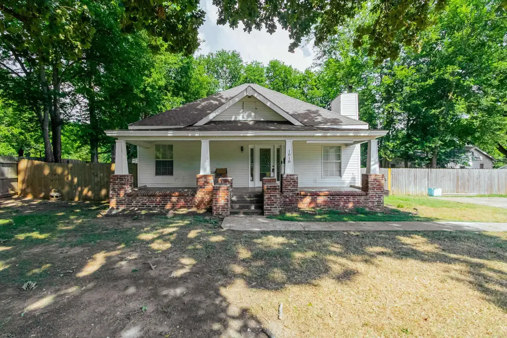 1018 River Street, Benton
